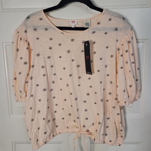 Levi's Tops - NWT Levi's Loght Pink Daisy Print Top Size XL